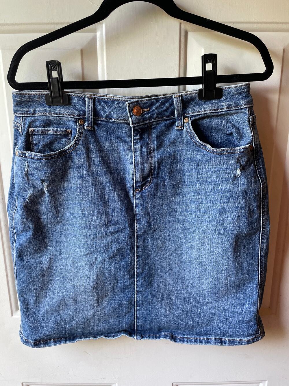 Sonoma Goods for Life Denim Skirt
Medium Blue Stretch Material Size 12